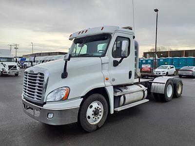 Used 2016 Freightliner Cascadia Detroit DD13 Semi Truck for sale #650372 - photo 1