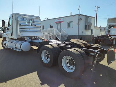 Used 2018 Freightliner Cascadia Cummins X15 Semi Truck for sale #685534 - photo 2