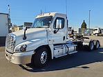 Used 2018 Freightliner Cascadia Cummins X15 Semi Truck for sale #685534 - photo 1