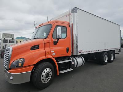 Used 2018 Freightliner Cascadia Day Cab Box Truck for sale #752456 - photo 1