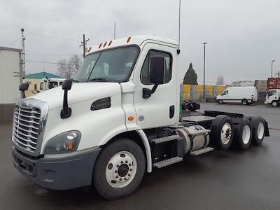 Used 2018 Freightliner Cascadia Detroit DD13 Semi Truck with Sleeper Cab for sale #787324 - photo 1