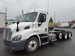 Used 2018 Freightliner Cascadia Detroit DD13 Semi Truck with Sleeper Cab for sale #787324 - photo 1