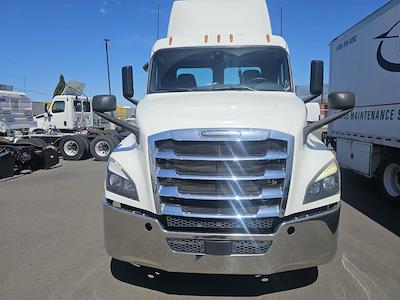 Used 2019 Freightliner Cascadia Detroit Diesel DD15 Semi Truck for sale #810048 - photo 2