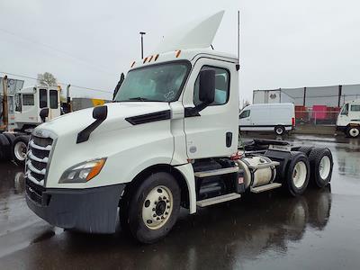 2018 Freightliner Cascadia Day Cab 6x4 Semi Truck for sale #814905 - photo 1
