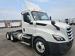 Used 2018 Freightliner Cascadia Detroit DD13 Semi Truck for sale #814908 - photo 4