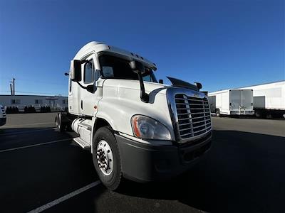 Used 2018 Freightliner Cascadia - photo 1