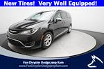 2019 Chrysler Pacifica FWD Minivan for sale #C58053A - photo 1