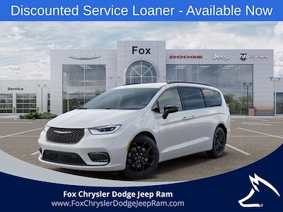 Used 2026 Chrysler Pacifica - photo 1