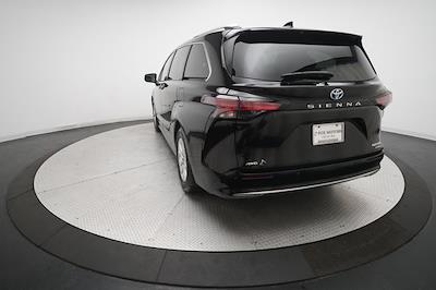 Used 2022 Toyota Sienna - photo 1