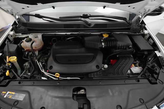 Used 2024 Chrysler Pacifica - photo 5