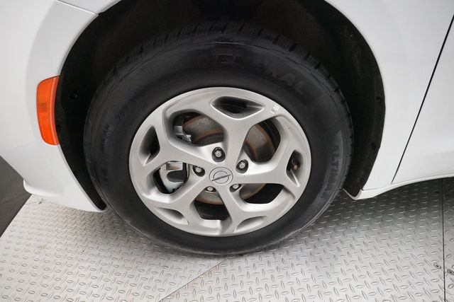 Used 2024 Chrysler Pacifica - photo 30