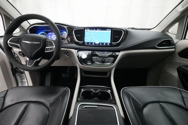 Used 2024 Chrysler Pacifica - photo 8