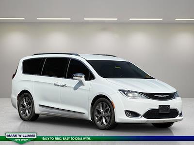 2017 Chrysler Pacifica FWD Minivan for sale #PCT-204A - photo 1