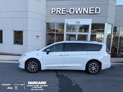 Used 2023 Chrysler Pacifica - photo 1