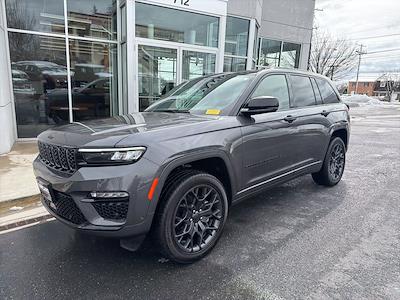 Used 2025 Jeep Grand Cherokee - photo 1