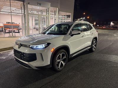 Used 2025 Volkswagen Tiguan - photo 1