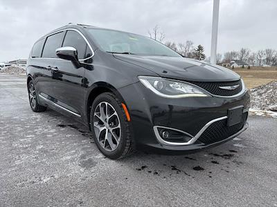 Used 2017 Chrysler Pacifica - photo 1