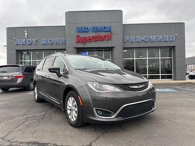 2017 Chrysler Pacifica FWD Minivan for sale #T41827B - photo 1