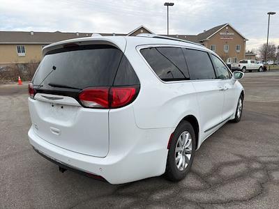 Used 2018 Chrysler Pacifica Touring L Minivan for sale #F4428A - photo 2