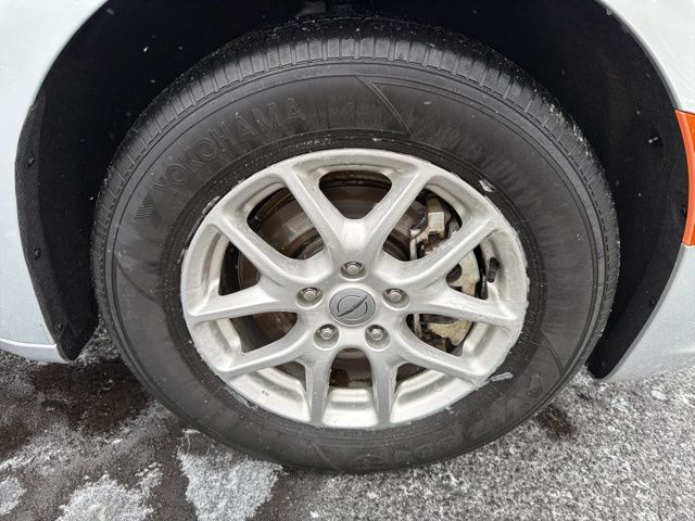 Used 2024 Chrysler Pacifica Touring L Minivan - photo 2