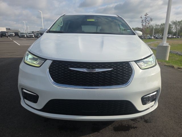Used 2023 Chrysler Pacifica - photo 9
