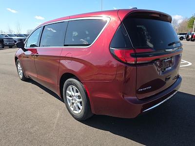Used 2023 Chrysler Pacifica - photo 1