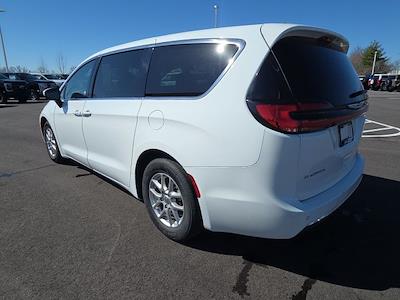 Used 2023 Chrysler Pacifica - photo 1
