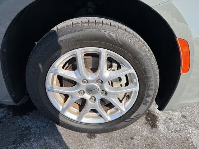 Used 2023 Chrysler Pacifica - photo 6