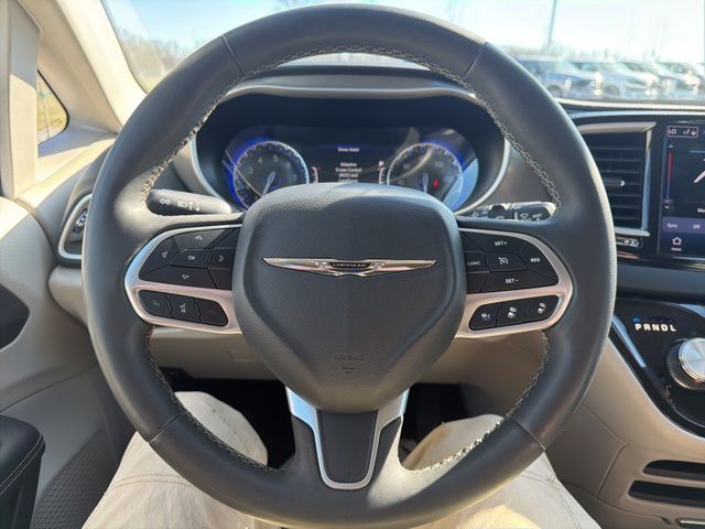 Used 2023 Chrysler Pacifica - photo 46