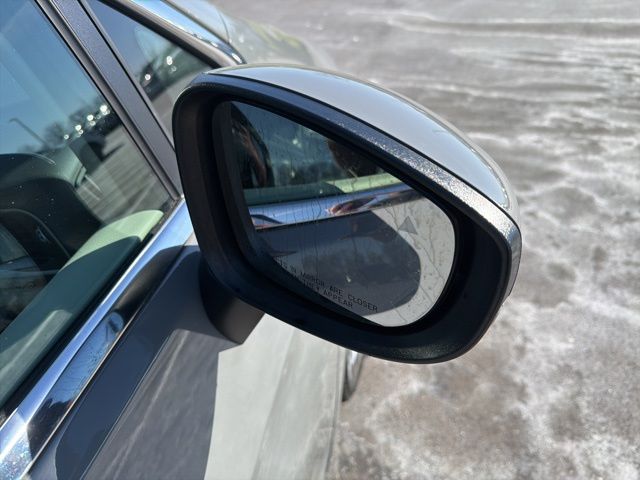 Used 2023 Chrysler Pacifica - photo 8