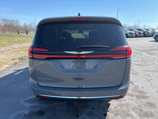 Used 2023 Chrysler Pacifica - photo 5