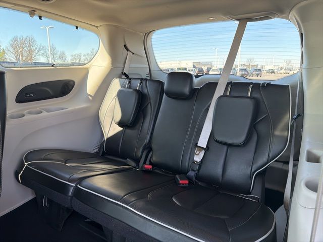Used 2023 Chrysler Pacifica - photo 15