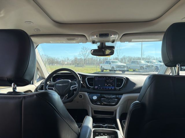 Used 2023 Chrysler Pacifica - photo 20