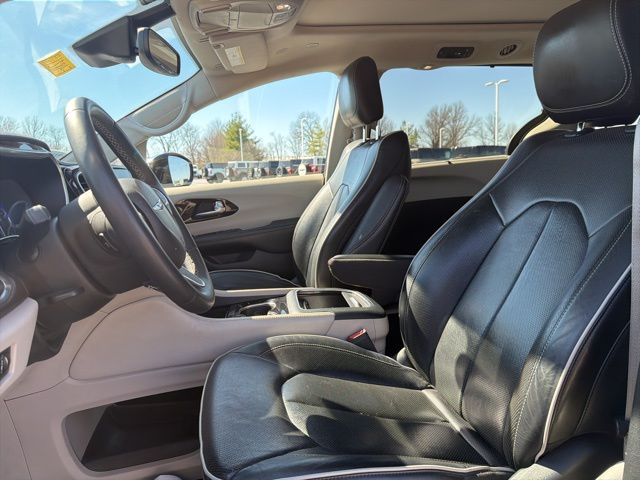 Used 2023 Chrysler Pacifica - photo 27