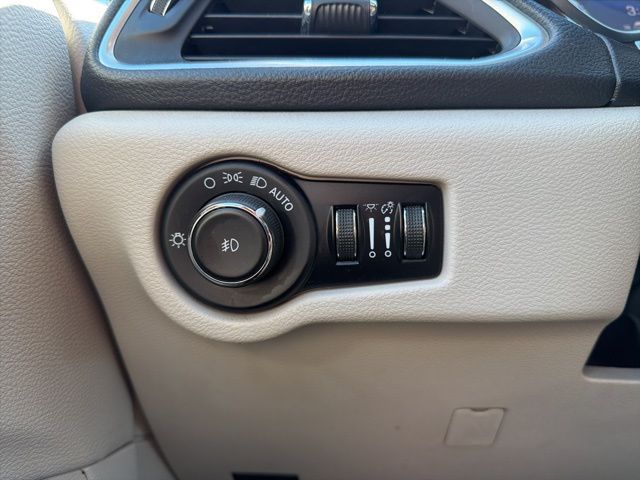 Used 2023 Chrysler Pacifica - photo 29