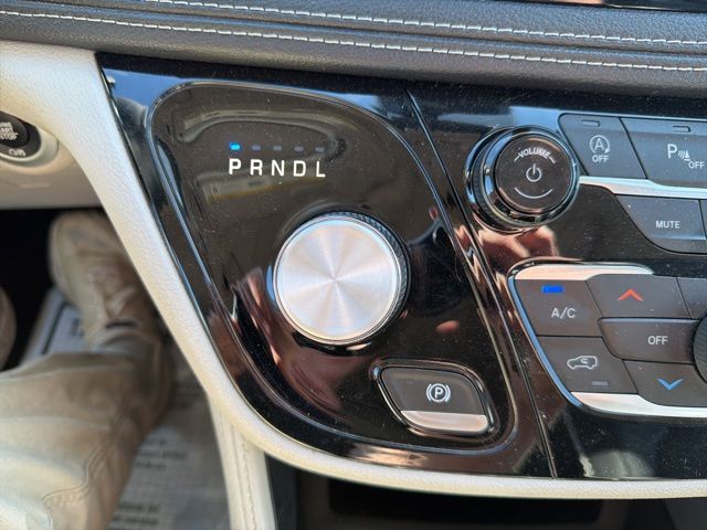 Used 2023 Chrysler Pacifica - photo 35