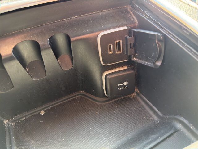 Used 2023 Chrysler Pacifica - photo 41