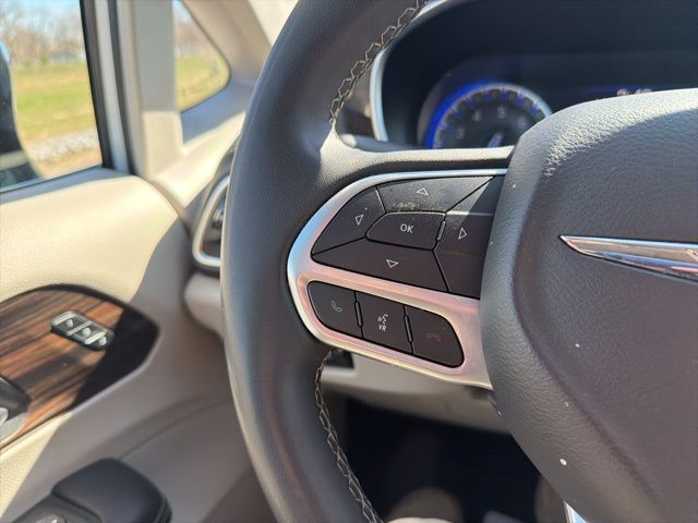 Used 2023 Chrysler Pacifica - photo 48
