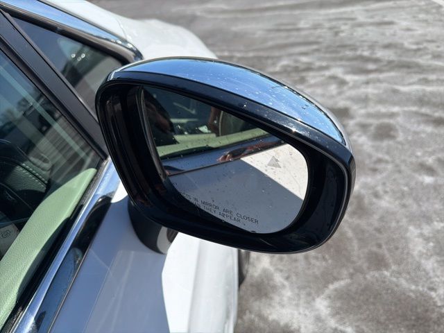 Used 2023 Chrysler Pacifica - photo 8