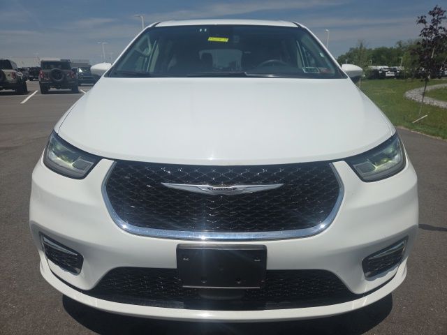 Used 2023 Chrysler Pacifica - photo 5