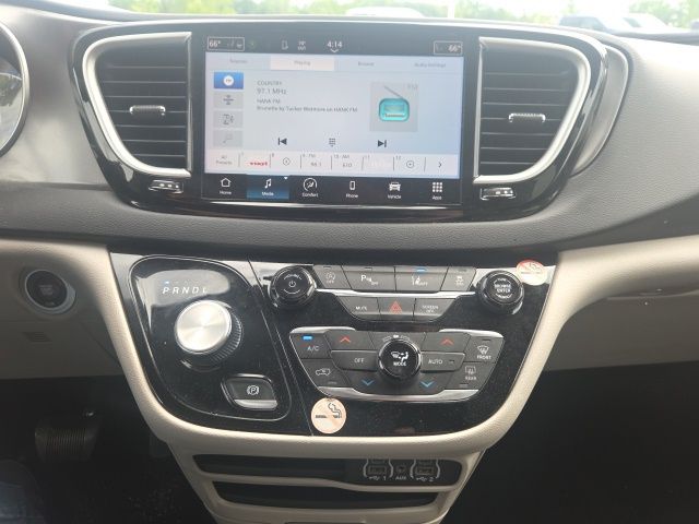 Used 2023 Chrysler Pacifica - photo 35