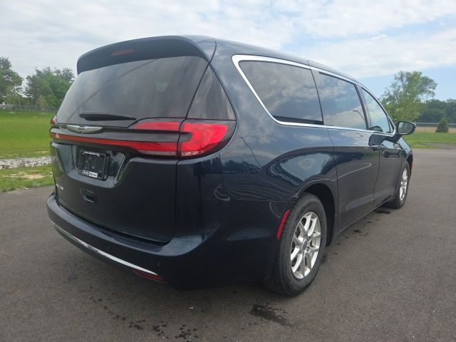 Used 2023 Chrysler Pacifica - photo 10