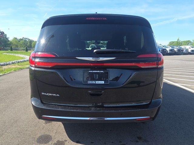 Used 2023 Chrysler Pacifica - photo 11