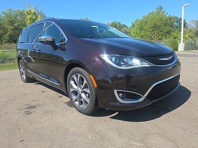 2017 Chrysler Pacifica FWD Minivan for sale #F5167A - photo 1