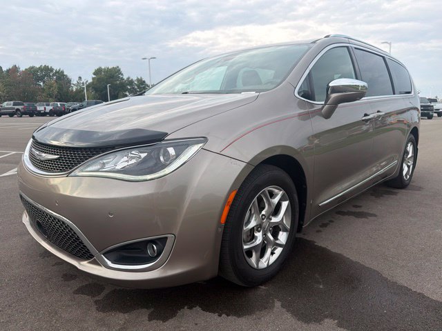 Used 2017 Chrysler Pacifica - photo 2