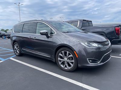 2018 Chrysler Pacifica FWD Minivan for sale #ZS84177B - photo 1