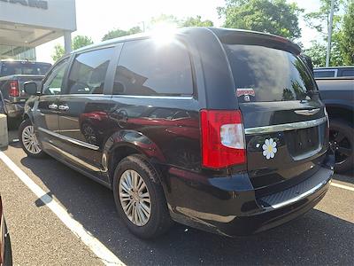 Used 2016 Chrysler Town and Country Minivan for sale #AC25197 - photo 2
