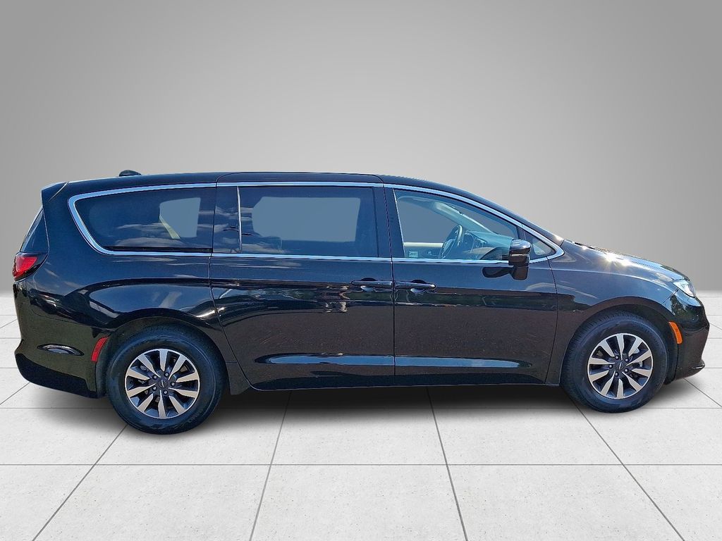 Used 2024 Chrysler Pacifica - photo 10