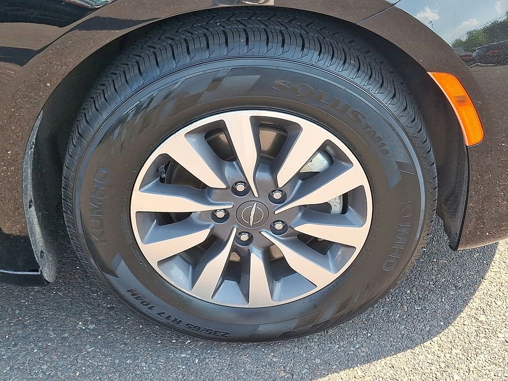 Used 2024 Chrysler Pacifica - photo 11
