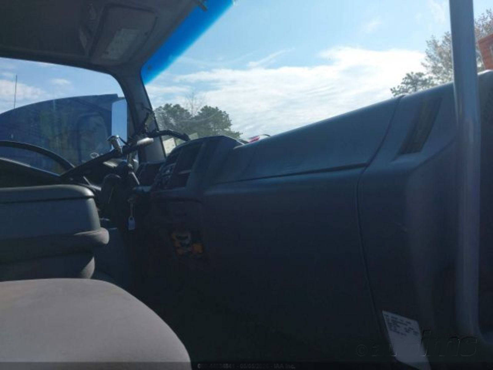 Used 2018 Isuzu FTR - photo 8